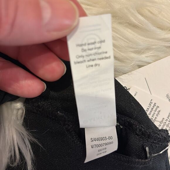 ✨Athleta Scoop Bikini Top in Black, NWT - Picture 8 of 9